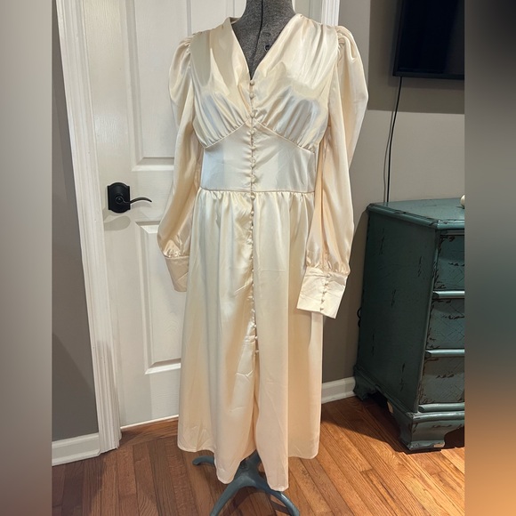 Retro style cream satin dress size L - Picture 2 of 4
